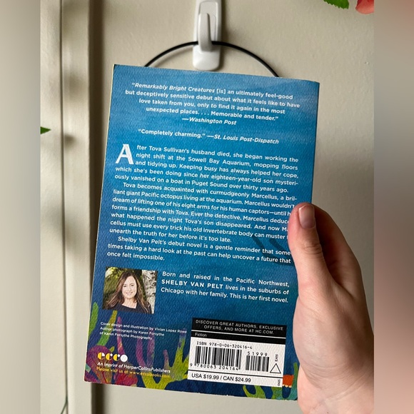 Remarkably bright creatures paperback book - Picture 3 of 6